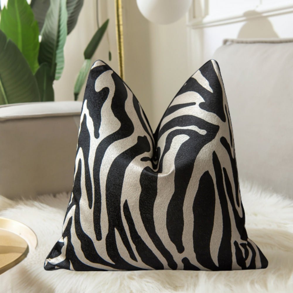 Milli Arts – Exquisite Gilded Cushion Cover for Elegant Interiors with Timeless Charm - Milli Arts